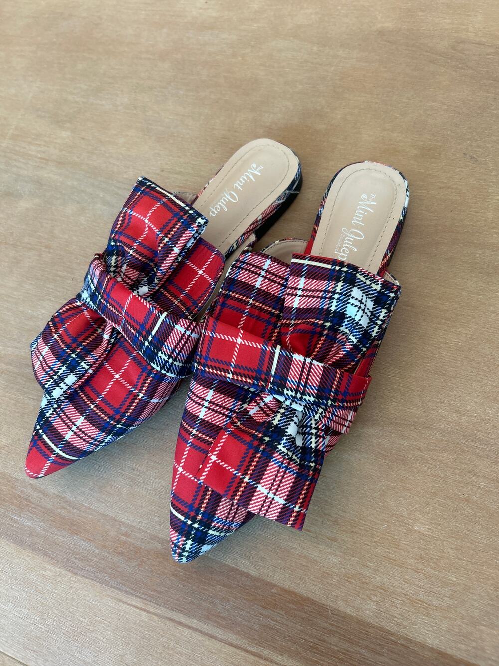 The Mint Julep Boutique Women’s Plaid Slide shoes 8